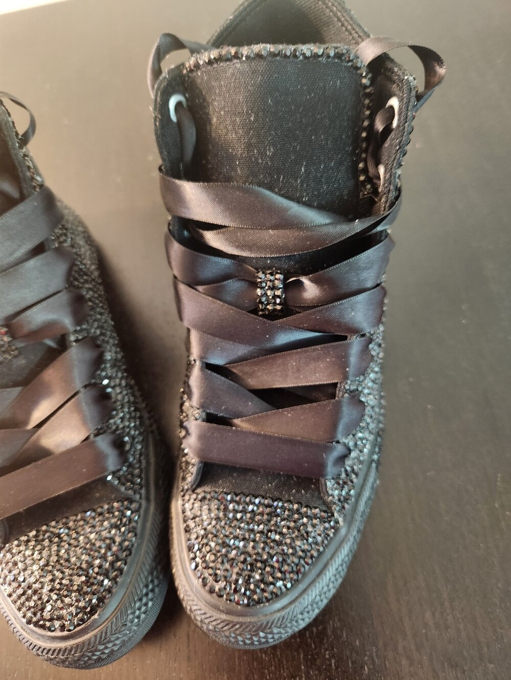 Converse Women’s Black Crystal-Embellished Satin Ribbon Sneakers. W-8 M-6. - Picture 14 of 16